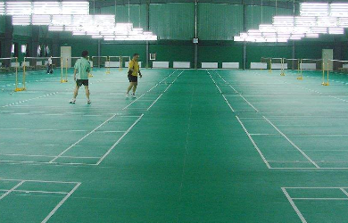  How to select materials for badminton hall floor?