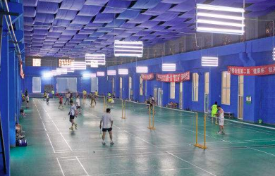  How much does the overall foundation decoration of a badminton stadium cost