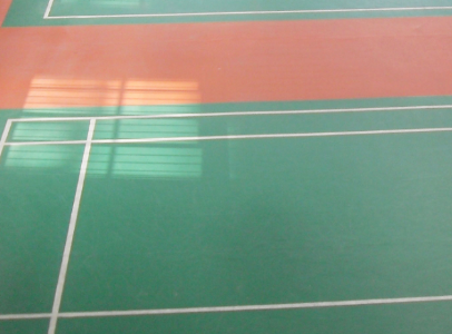  What should we pay attention to when joining a badminton stadium?